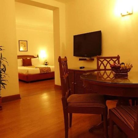 โรงแรมอาบัด เอเทรียม Kochi ภายนอก รูปภาพ