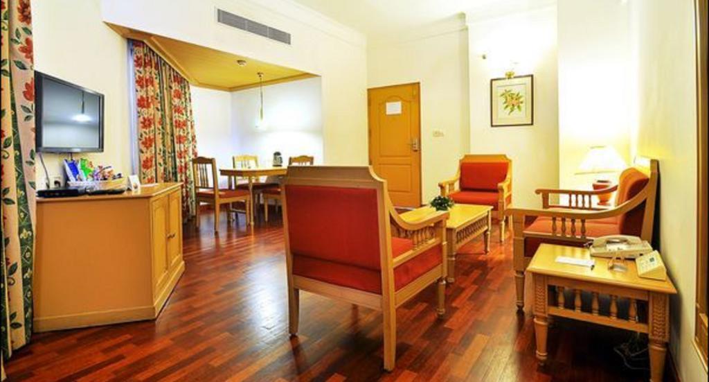 โรงแรมอาบัด เอเทรียม Kochi ภายนอก รูปภาพ