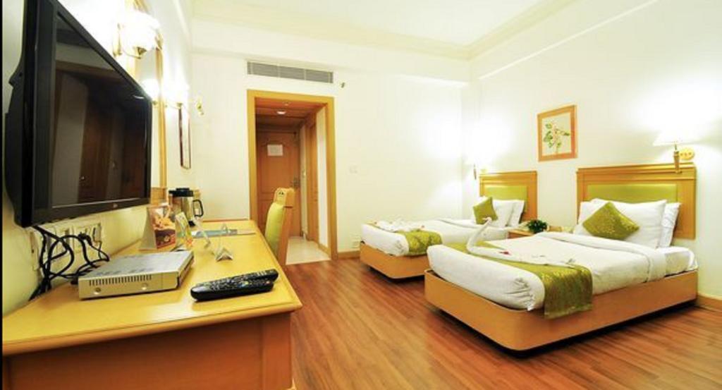 โรงแรมอาบัด เอเทรียม Kochi ภายนอก รูปภาพ