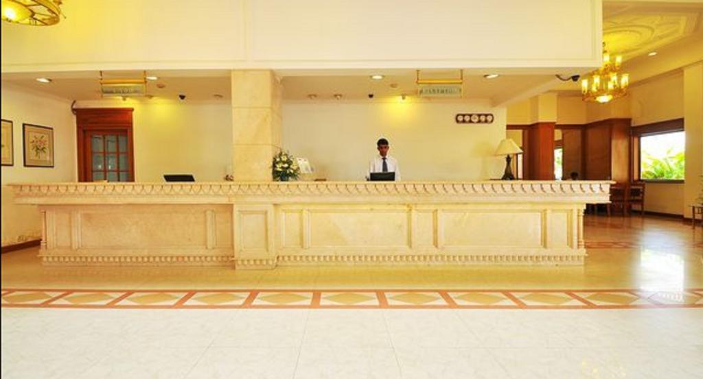โรงแรมอาบัด เอเทรียม Kochi ภายนอก รูปภาพ